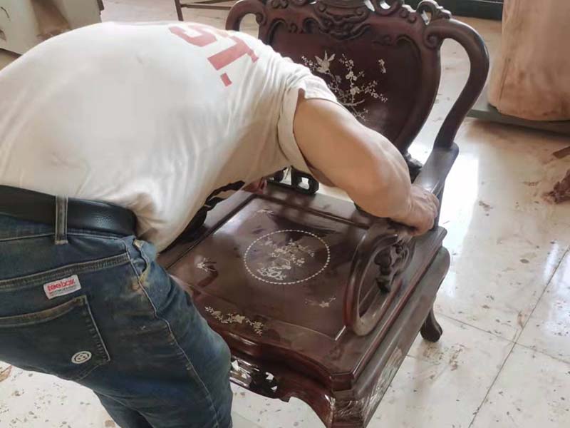 老城老旧红木家具保养技巧